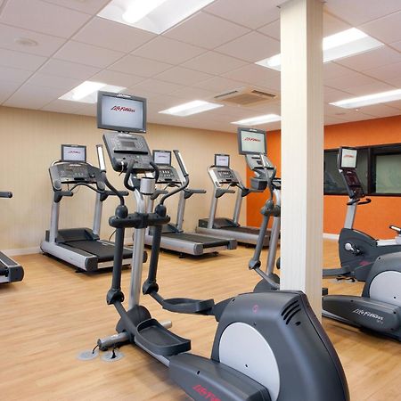 Отель Courtyard By Marriott Oakland Airport Экстерьер фото