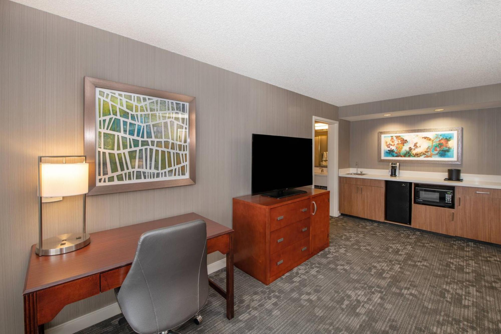 Отель Courtyard By Marriott Oakland Airport Экстерьер фото
